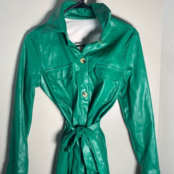 Green jacket - Picture 2 of 10